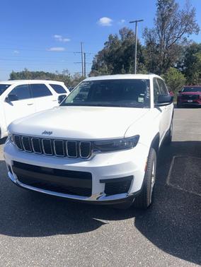 2023 Jeep Grand Cherokee L Laredo