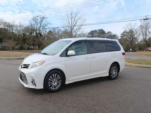 2018 Toyota Sienna SE