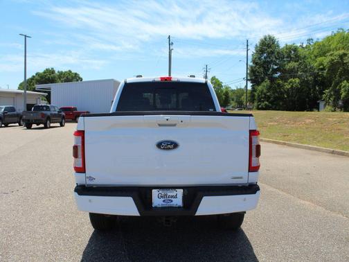 Oxford White 2023 Ford F-150 Lariat
