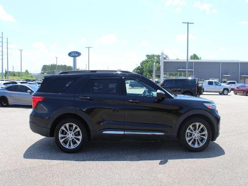 Black Metallic 2020 Ford Explorer XLT