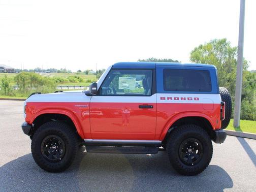 Oxford White 2025 Ford Bronco Stroppe Edition