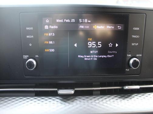 2023 Kia Carnival LX