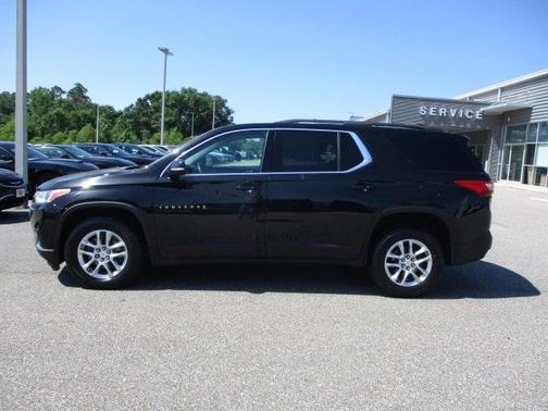 Photo 2 of 20 of 2020 Chevrolet Traverse LT Cloth