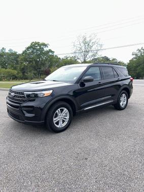 Black Metallic 2023 Ford Explorer XLT