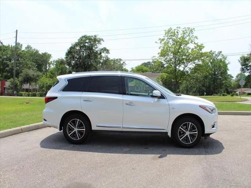 2017 INFINITI QX60 Base