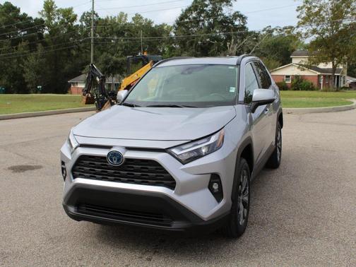 2022 Toyota RAV4 Hybrid XLE Premium