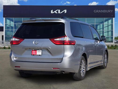 2018 Toyota Sienna SE