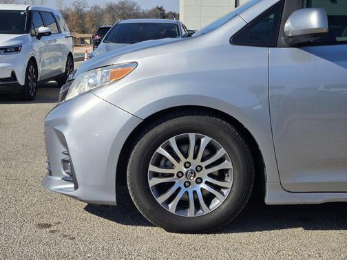 2018 Toyota Sienna SE
