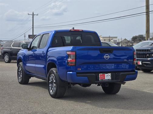 2024 Nissan Frontier SL