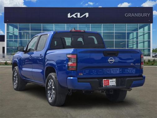 2024 Nissan Frontier SL