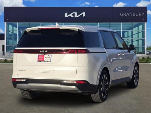 2023 Kia Carnival EX