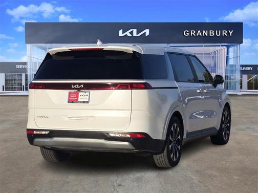 2023 Kia Carnival EX