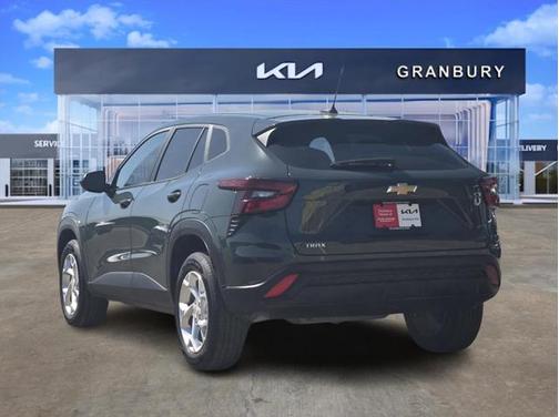 2025 Chevrolet Trax LS