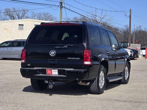 2003 Cadillac Escalade Base