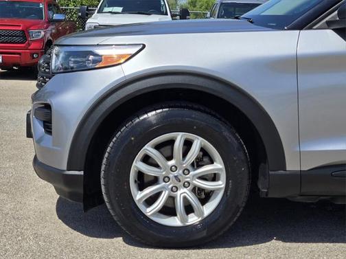 2021 Ford Explorer Base