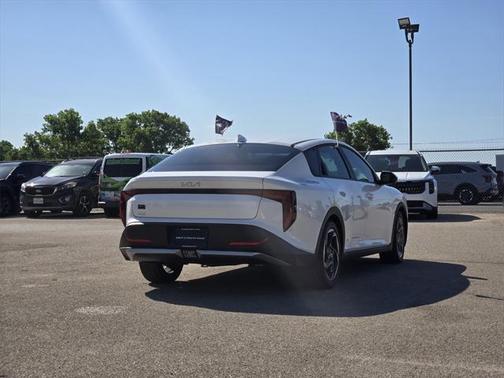 2025 Kia K4 EX