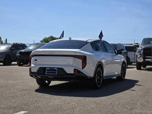 2025 Kia K4 GT-Line