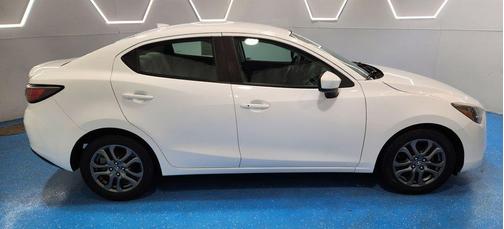 Frost 2019 Toyota Yaris Sedan LE