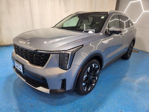 Everlasting Silver 2025 Kia Sorento SX