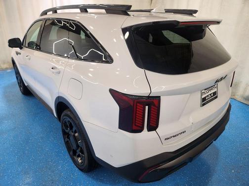 Glacial White Pearl 2025 Kia Sorento SX Prestige
