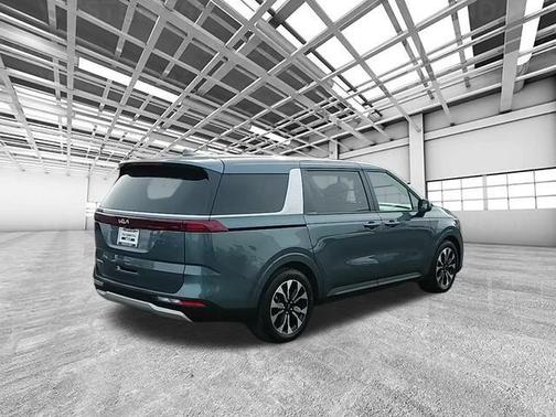 2023 Kia Carnival EX