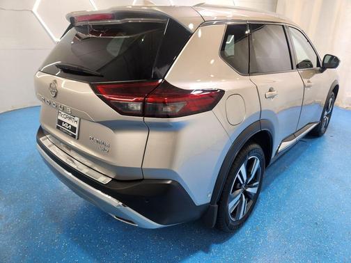 Champagne Silver 2022 Nissan Rogue Platinum