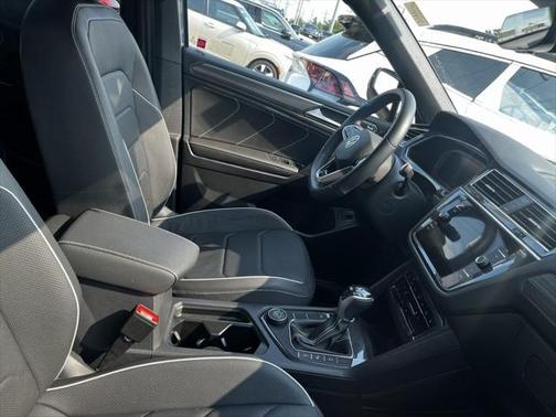2023 Volkswagen Tiguan 2.0T SEL R-Line 4MOTION