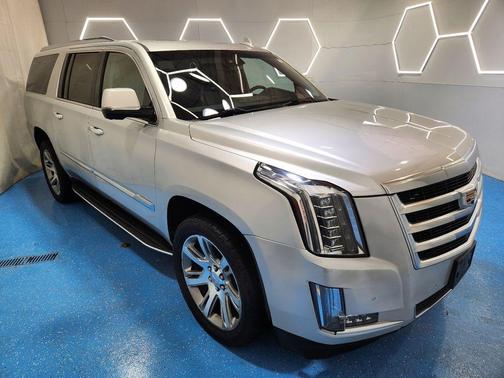 Radiant Silver Metallic 2015 Cadillac Escalade ESV Luxury