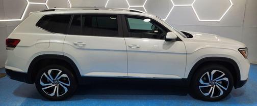 Opal White Pearl Effect 2023 Volkswagen Atlas 3.6L SEL