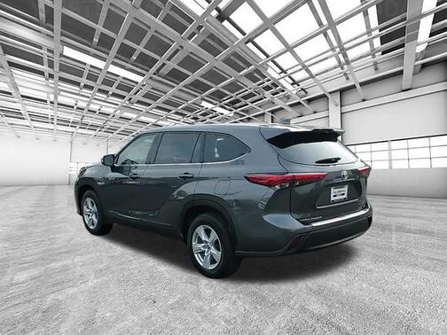 2020 Toyota Highlander LE