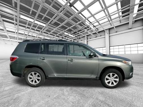 2012 Toyota Highlander SE