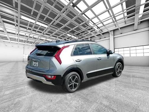 2025 Kia Niro SX