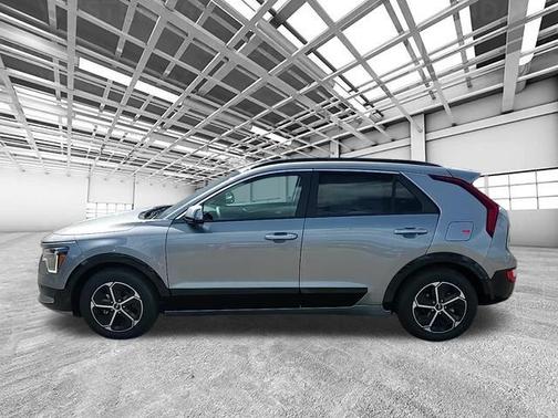 2025 Kia Niro SX