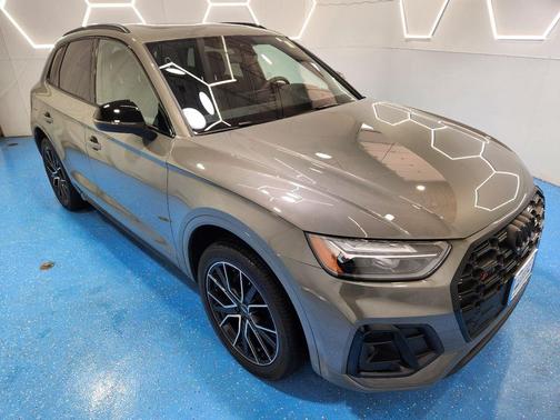 Chronos Gray Metallic 2023 Audi SQ5 3.0T Premium Plus