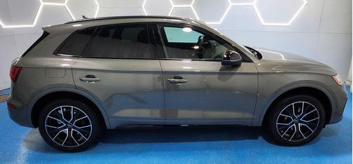 Chronos Gray Metallic 2023 Audi SQ5 3.0T Premium Plus