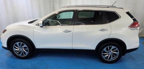Moonlight White 2015 Nissan Rogue SL