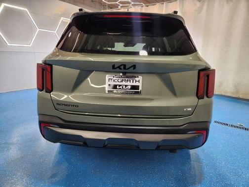 Jungle Green 2025 Kia Sorento SX