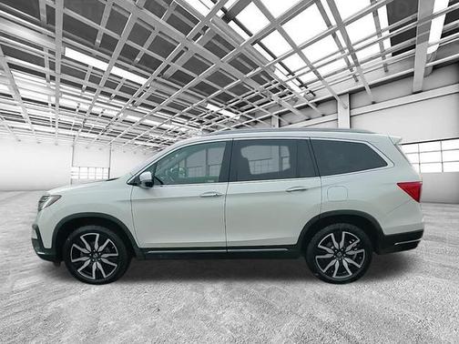 2019 Honda Pilot Touring 8-Passenger