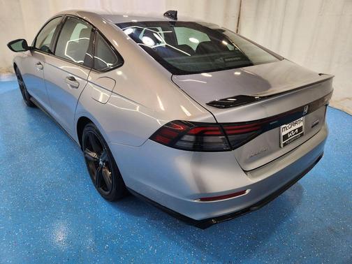 Lunar Silver Metallic 2023 Honda Accord Hybrid Sport-L