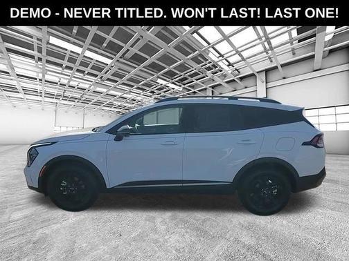 Glacial White Pearl 2024 Kia Sportage X-Pro Prestige