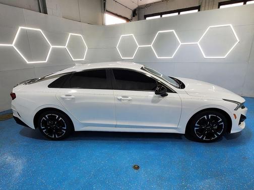 Glacial White Pearl 2024 Kia K5 GT-Line