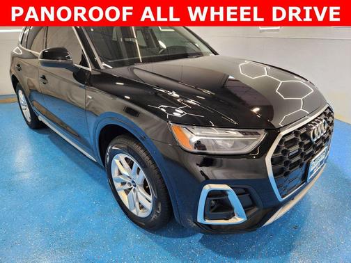 Mythos Black Metallic 2022 Audi Q5 45 S line quattro Premium