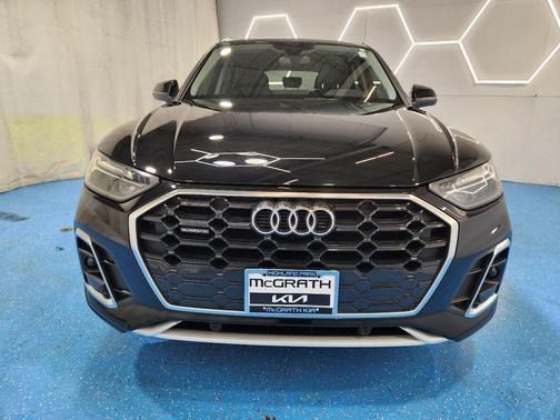 Mythos Black Metallic 2022 Audi Q5 45 S line quattro Premium