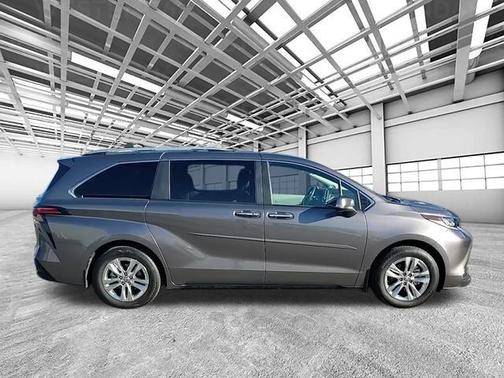 2024 Toyota Sienna Limited 7-Passenger
