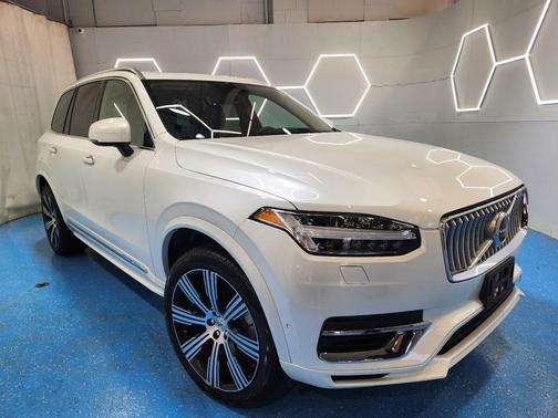 2022 Volvo XC90 Recharge Plug-In Hybrid T8 Inscription Extended Range 6P