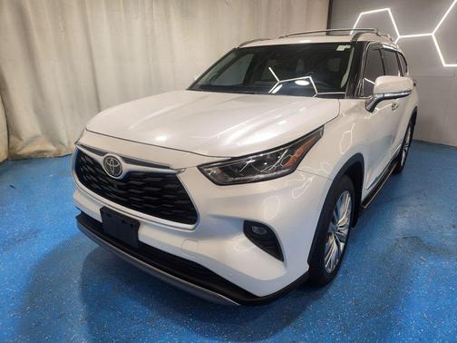 2022 Toyota Highlander Platinum