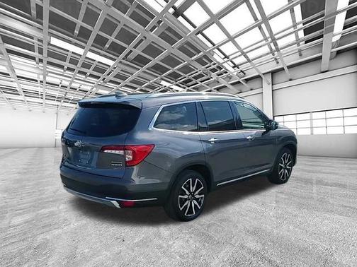 2020 Honda Pilot Touring 8-Passenger