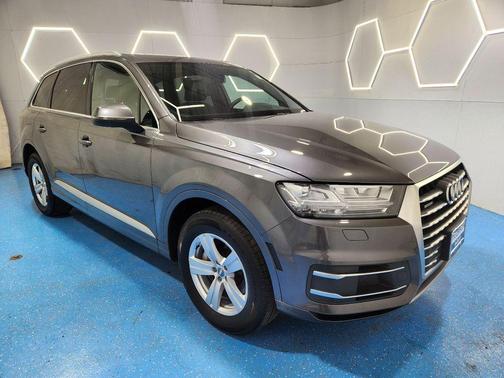Samurai Gray Metallic 2019 Audi Q7 45 Premium Plus