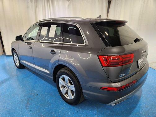 Samurai Gray Metallic 2019 Audi Q7 45 Premium Plus