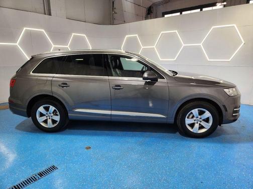 Samurai Gray Metallic 2019 Audi Q7 45 Premium Plus